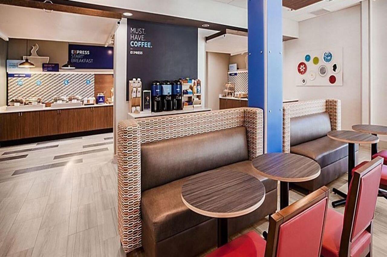 Holiday Inn Express & Suites - Cedar Springs - Grand Rapids N By Ihg Zewnętrze zdjęcie